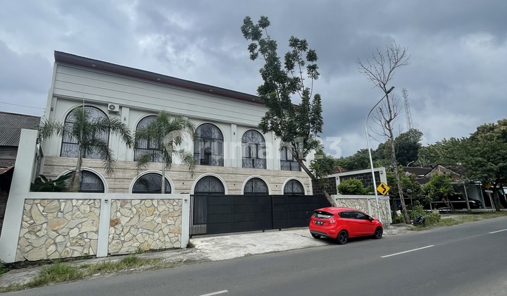 Luxury House in Semarang City, Flood-Free 2