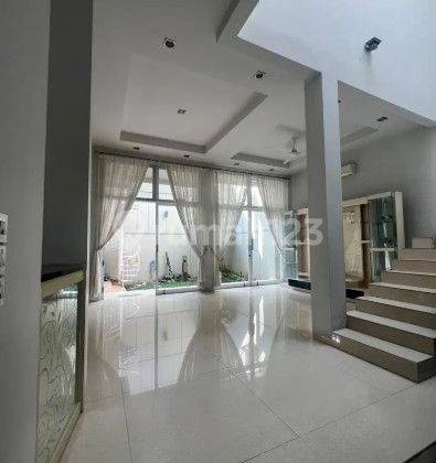Rumah Bagus Lokasi Strategis Bebas Banjir Kota Semarang  2