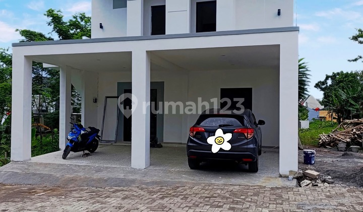 Comfortable Safe House Beautiful View Semarang City 1