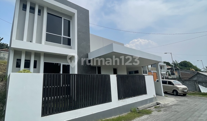 Rumah Baru Dekat Gerbang Tol Kota Semarang Bebas Banjir  2