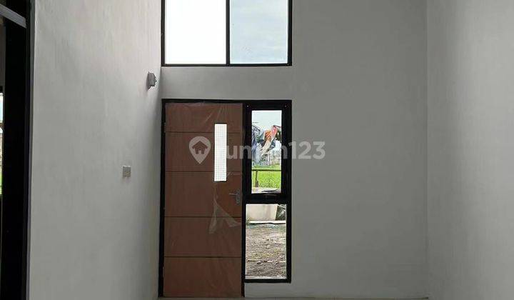 Rumah Baru Modern Scandinavian Pinggir Jalan Utama  2