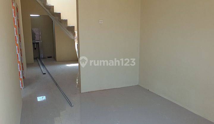 Rumah Baru Modern Minimalis Pinggir Jalan Utama  2