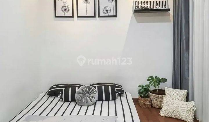 Rumah Modern Minimalis Pinggir Jalan Utama  2