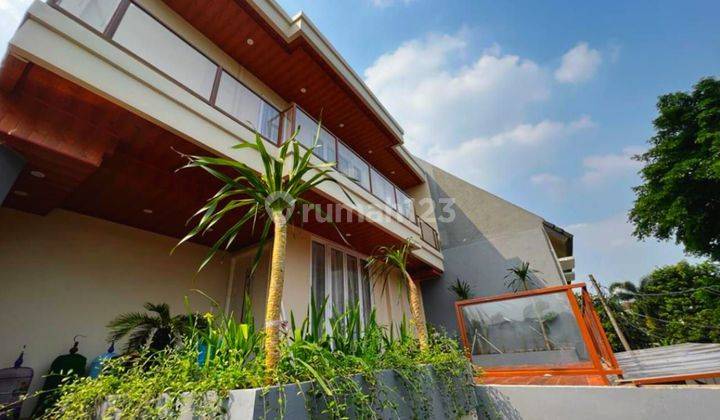 Rumah bagus 3 lantai dijual cepat di Cinere  2