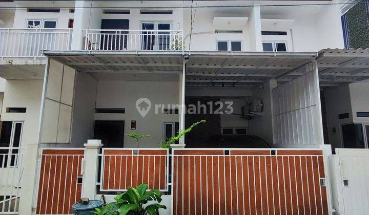 Rumah SHM 2 Lantai dijual cepat di Bintara 1