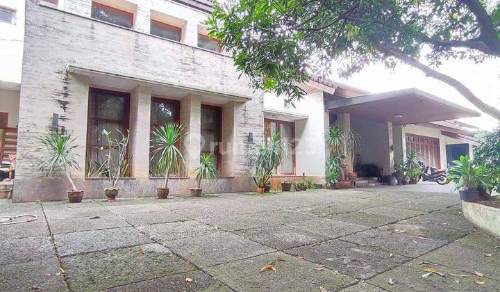 Rumah mewah 2 Lantai pinggir jalan di Lebak bulus 1