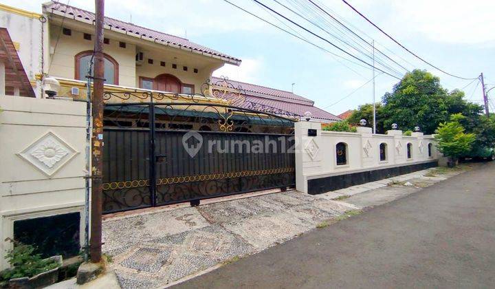 Rumah 2 Lantai Dengan Tanah  Luas Dekat Bintaro 1