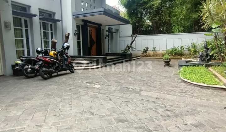 Dijual Rumah di Menteng 2