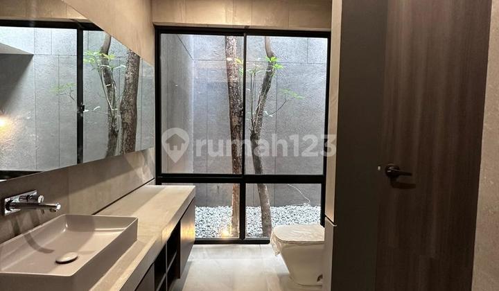 di Rumah Baru Di Alam Sutera. Jl. Sutera Palma, Tangerang 2