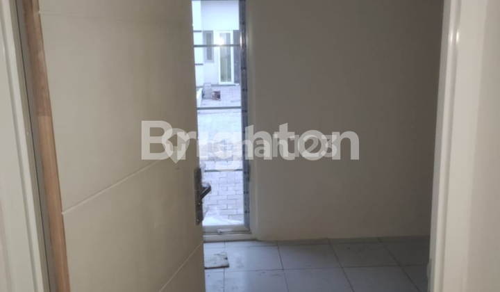 RUMAH 1LT ROYAL EMRAN MOJOWUKU 2
