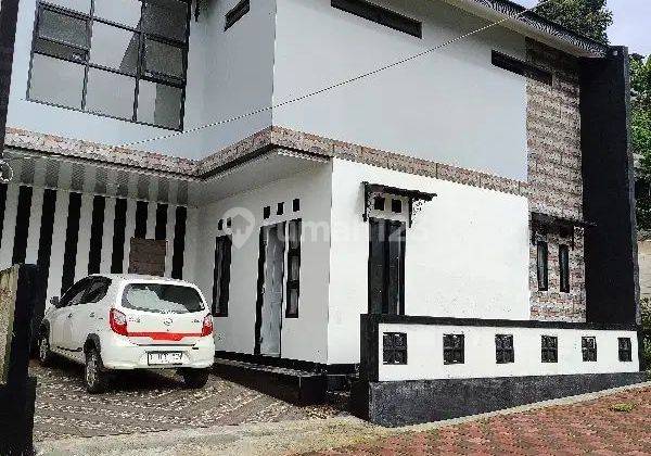 Rumah Cluster Cihanjuang dekat stikes Rajawali 1