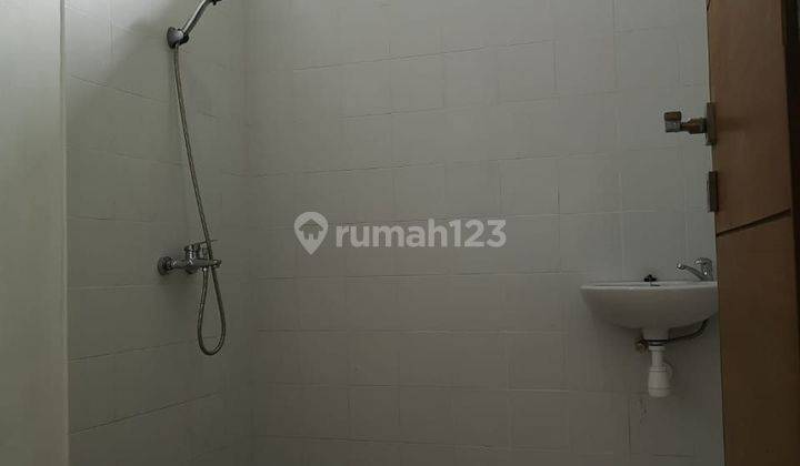 Dijual Rumah Hook Terawat ,komplek Lembah Permai Hanjuang 2