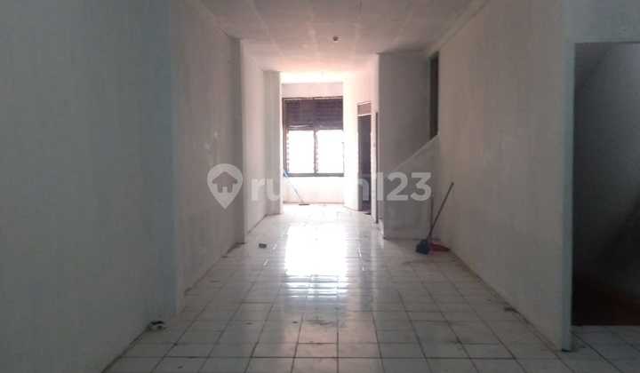For Rent: 3-Story Shop House in Kreo, Ciledug Raya, Tangerang 2