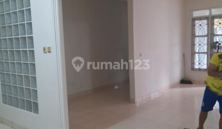 Minimalist House in Nusaloka BSD 2