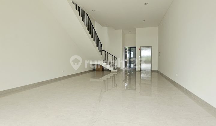 For Rent: 4-Story Shop House with Lift in BSD For Rent: 4-Story Shop House with Lift in BSD