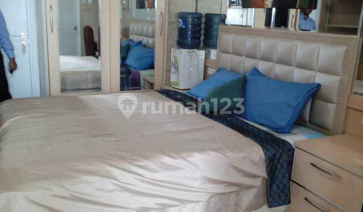Unit apartment studio full furnish siap huni tahunan murah 2