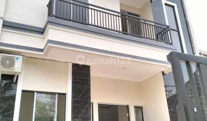 Rumah Baru Siap Huni di Regency Melati Mas, Serpong  1