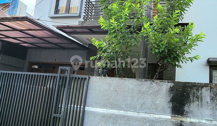 Rumah Rapi terawat Bagus di Cilandak Jakarta Selatan