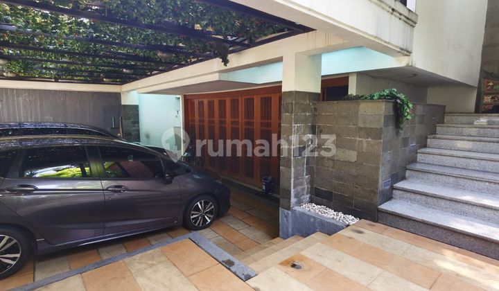 Dijual rumah mewah 3 Lantai SHM di Sektor 7 Bintaro Jaya 2