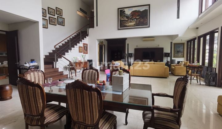 For sale: luxurious 2-story house in Bintaro Jaya. 2