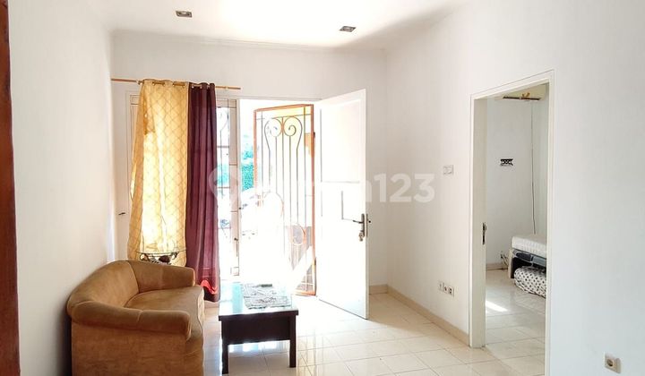 For sale, good strategic house in Nusaloka Bsd.