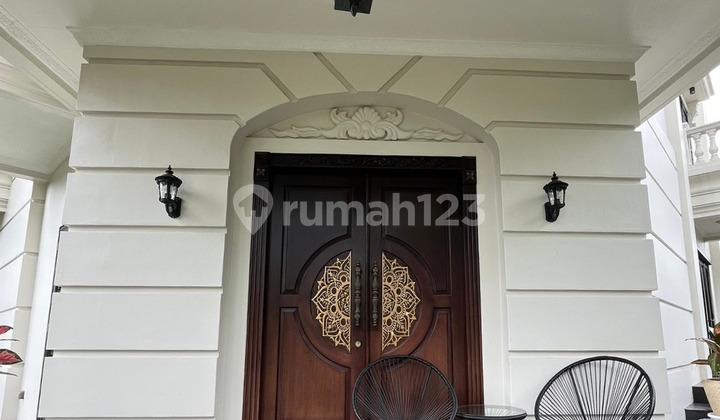 Dijual Rumah Mewah Bergaya Classic Modern Eropathe Green Bsd 2