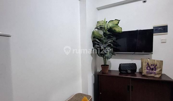 Disewakan 2 BR Apartemen Gunawangsa Manyar Lantai 3 2