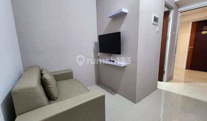 1 Br+ Ada Ruang Tamu Apartemen Gunawangsa Tidar 1