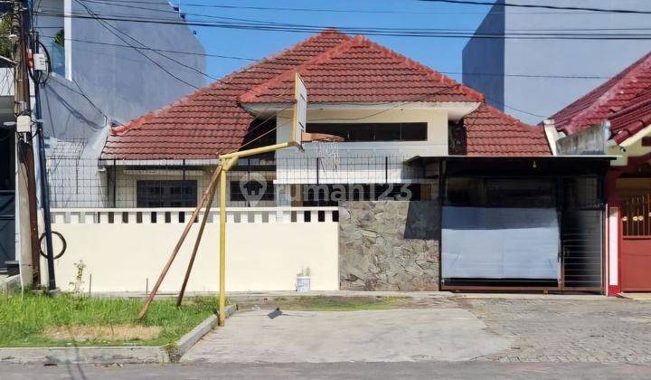 Dijual Rumah Nirwana Eksekutif Di Jalan Boulevard 1