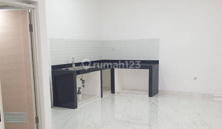 Dijual Rumah Baru 3 Lantai, Shm Bebas Banjir Lokasi Strategis, Siap Huni Harga Murah Hadap Barat Dan Selatan di Grand Baru, Pluit Karang, Pluit, Muara Karang, Jakarta Utara 2