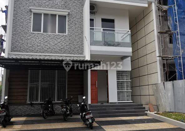 Rumah Mewah 3 Lantai Sutera Onix Alam Sutera  1