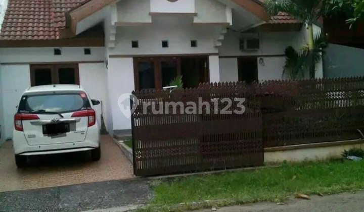 House for Rent Kencana Loka BSD, Sector 12 Well-Maintained Ready to Occupy House for Rent Kencana Loka BSD, Sector 12 Well-Maintained Ready to Occupy