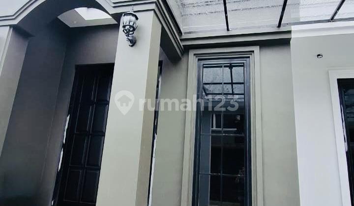 For Sale: Kencana Loka BSD House with Attractive and Luxurious Design 2