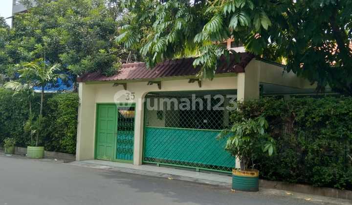 For Sale House in Pejompongan - Central Jakarta, Corner Lot Position 2