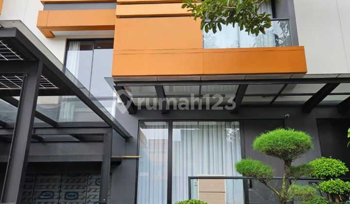 DISEWAKAN RUMAH MEWAH MODERN MOZART GADING SERPONG