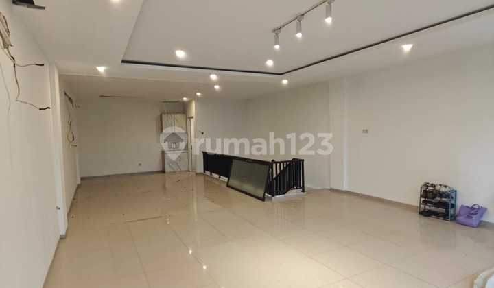 For Rent: 3-Story Shop House Facing Main Road in CBD Bintaro Sector 7 2