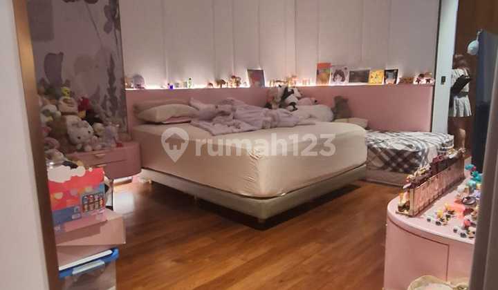 Minimalist Tropical Resort Style House in Daan Mogot Baru Complex 2