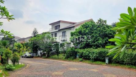 For Sale: The Green Cluster Mirage House in BSD with Garden and River View 2