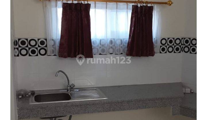 Rumah 2 Lantai Bagus Semi Furnished SHM di Royal Residence Surabaya, Surabaya 2