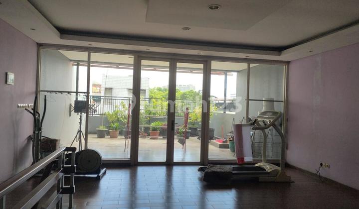 Cheap 3-Storey Shop House 220.0 M² SHM Semi Furnished in Sudirman Cheap 3-Storey Shop House 220.0 M² SHM Semi Furnished in Sudirman