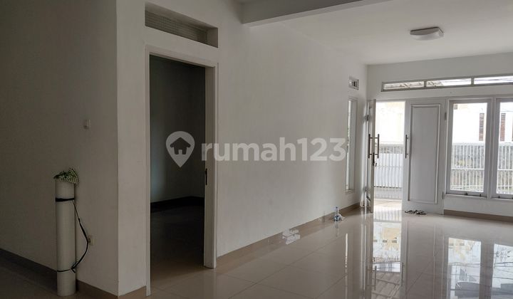 Rumah Murah 2 Lantai Siap Huni Bagus di Cigadung 2