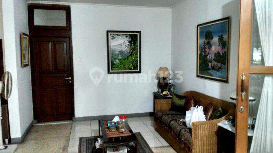 Kost Murah 2 Lantai Luas 1077.0 M² Ada Pool SHM di Kebon Jeruk