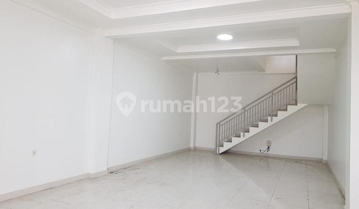 Cheap New 2-Story Shop House, Good, Spacious 102.0 M² in Cijerah 1