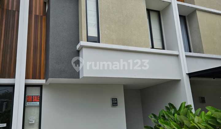 Dijual Rumah 2lantai di Uville Bintaro