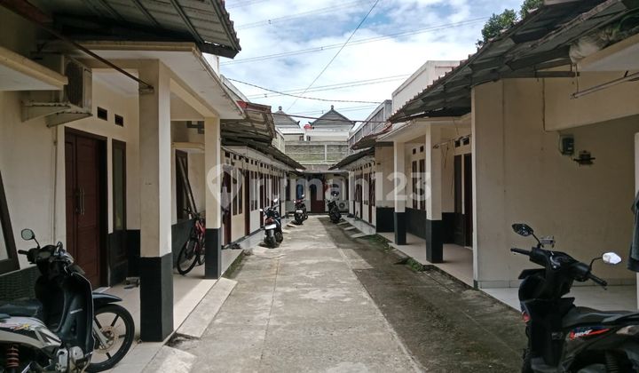 16-Door Rental Units and 2 Main Houses in Sawangan with Attractive Income Potential.