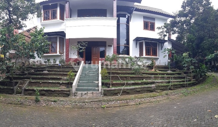 2-Story Luxury House Hook in Griya Tugu Asri Cimanggis Complex