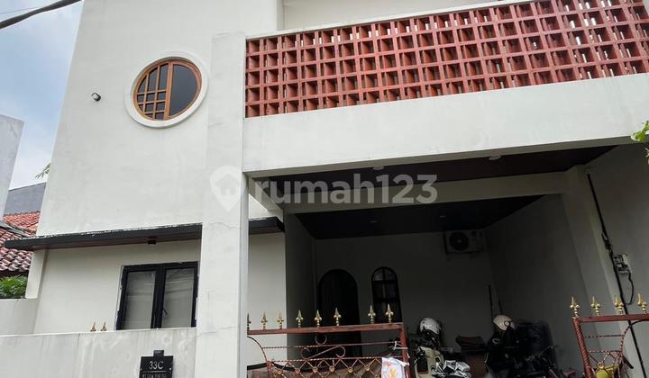 Rumah 2 Lantai Baru Renovasi di Kukusan Beji
