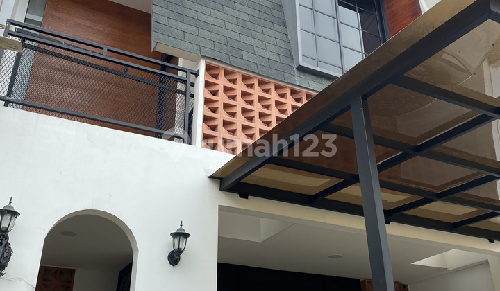 Rumah Townhouse 2 Lantai Modern Tropis Cimanggis 2