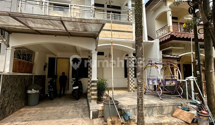 Rumah Mewah Menawan 2 Lantai Pesona Khayangan Juanda