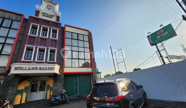 Ruko 3,5 Lantai Strategis Tole Iskandar Sebelah Tip Top Depok
